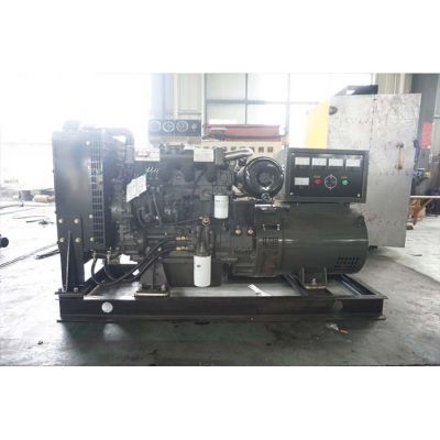 50kw華豐柴油發(fā)電機(jī)組-華豐4缸柴油機(jī)PHF4056ZD1柴油發(fā)電機(jī)組,缸徑/行程：105/125mm,柴油發(fā)電機(jī)組水冷發(fā)動(dòng)機(jī)功率56KW,柴油發(fā)電機(jī)組配套馬拉松斯坦福發(fā)電機(jī)。廠價(jià)直銷(xiāo)歡迎選購(gòu)：13773399855。