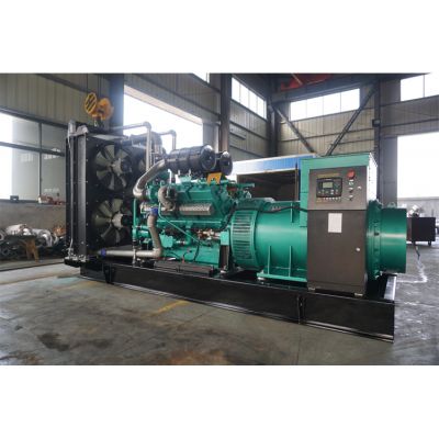 1600kw南通股份柴油發(fā)電機組-南通股份12缸柴油機NCG12V2483柴油發(fā)電機組,缸徑/行程：165/190mm,柴油發(fā)電機組水冷發(fā)動機功率1826KW,柴油發(fā)電機組配套馬拉松斯坦福發(fā)電機。廠價直銷歡迎選購：13773399855。